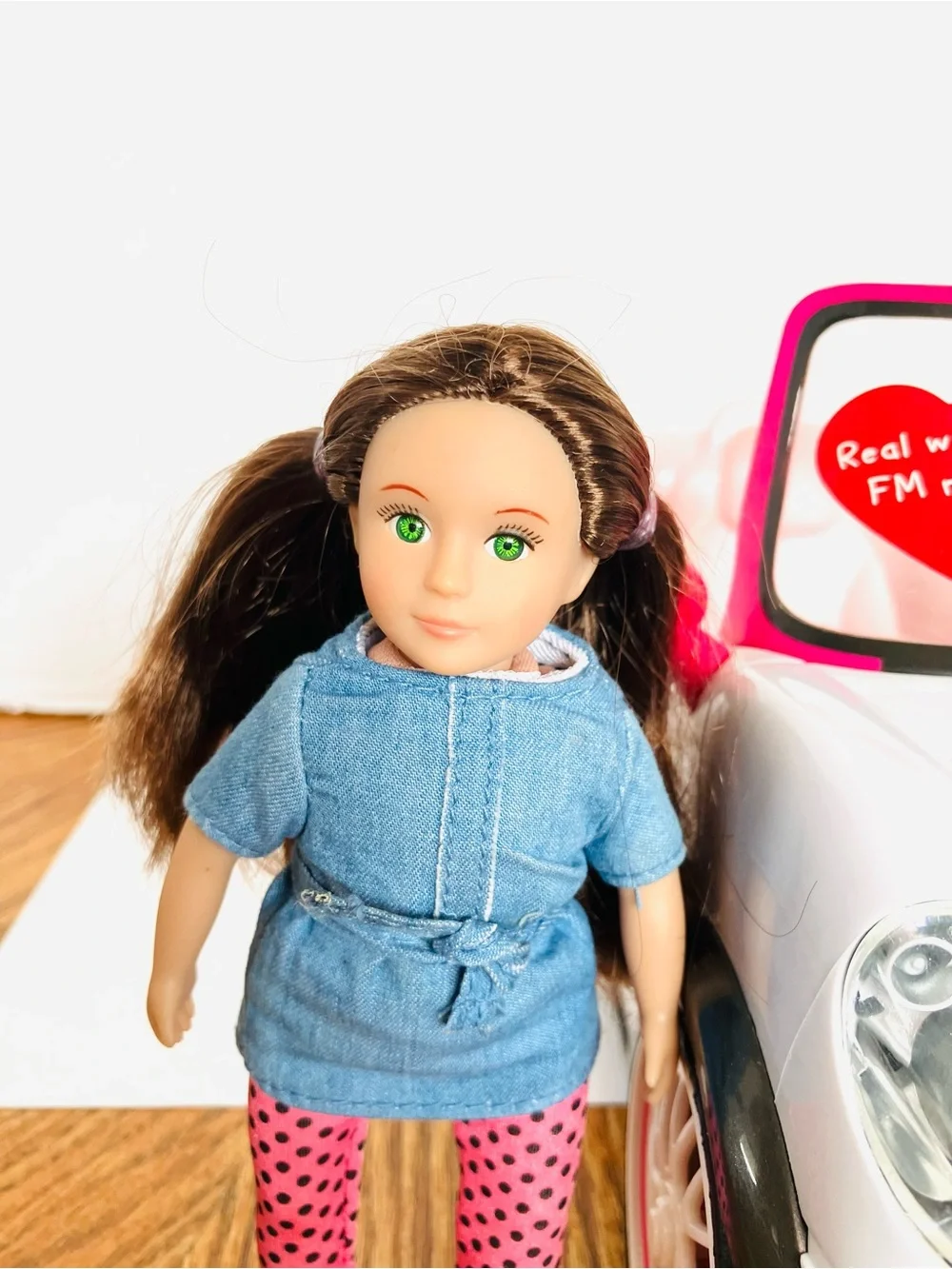Battat Lori Go Everywhere Convertible Car With Working Radio & 6.5in Nadene Doll